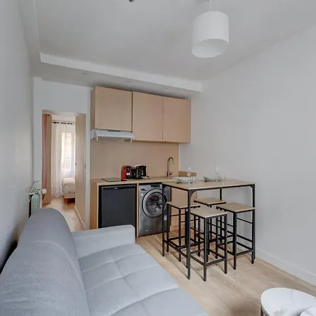 566-suite Courcelles - Superbe A *